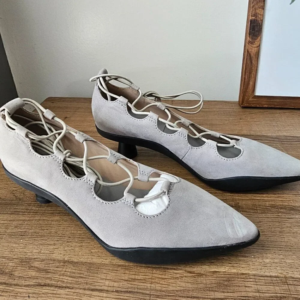 NEVER WORN NAYA POINTY LACED KITTEN HEELS SHOES GREY NUBUCK LEATHER SIZE 6 WOMEN